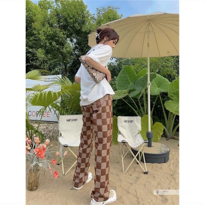 Quần jean ống suông rộng màu sắc sô cô la